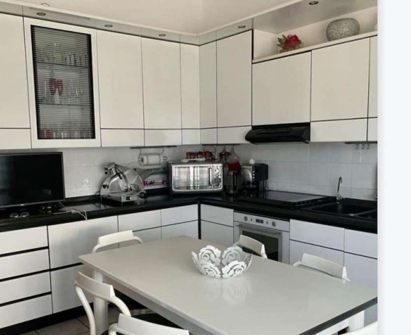 A Casa Di Gianni Apartment กัลลาราเต ภายนอก รูปภาพ